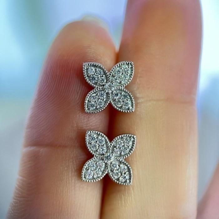 Clover Flower Diamond Earring / Anting clover 18K / Diamond Jewelry