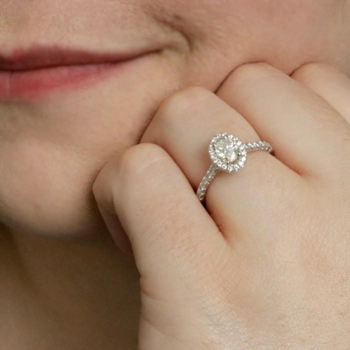 Cincin Diamond pave round oval ring 18k gold-Diamond Jewelr