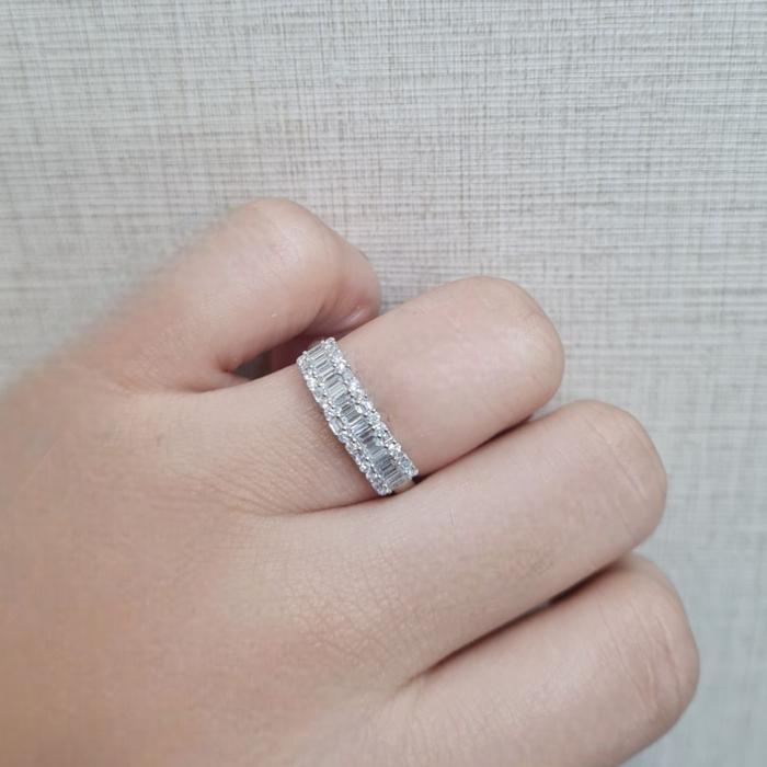 Baguette Diamond Ring 18K / Diamond Jewelry