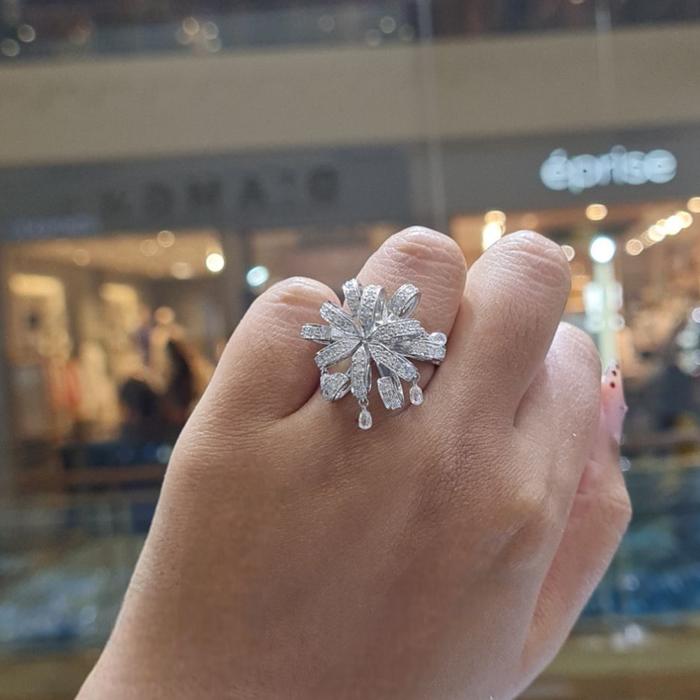 Flower Diamond Ring 18K / Diamond Jewelry