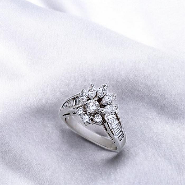 Cincin berlian mahkota 18k/Diamond Crown vintage Ring Diamond 18K / Diamond Jewelry