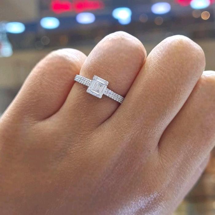 Baguette Diamond Ring 18K / Diamond Jewelry