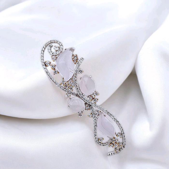 Leaf magonite diamond Diamond Brooch 18K / Diamond Jewelry/ Bros magonite berlian