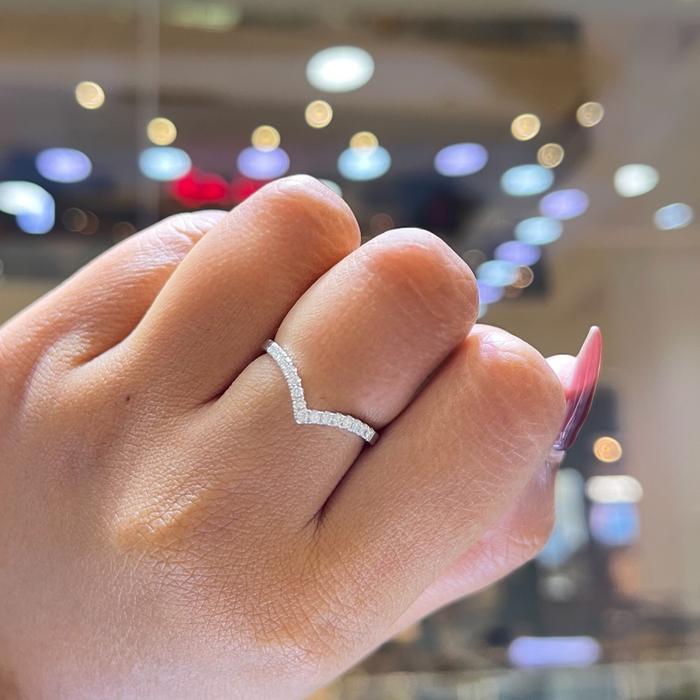 V Tennis Diamond Ring / Diamond Jewerly