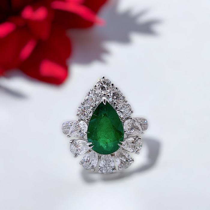 Tear Emerald Diamond Ring/ cincin jamrud tear berlian 18k-Diamond.Jewelry