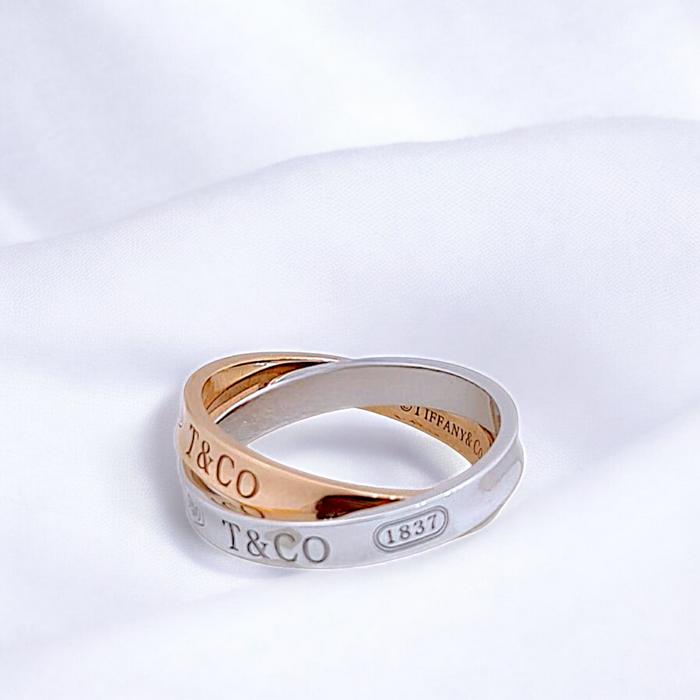 Interlocking trinity Ring 18K / Diamond Jewelry