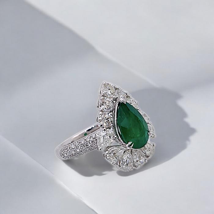 Tear Emerald Diamond Ring/ cincin jamrud tear berlian 18k-Diamond.Jewelry