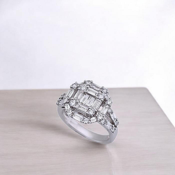 Baguette Diamond Ring 18K / Diamond Jewelry
