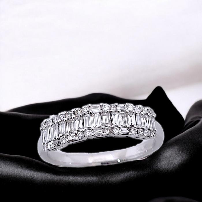 Baguette Diamond Ring 18K / Diamond Jewelry