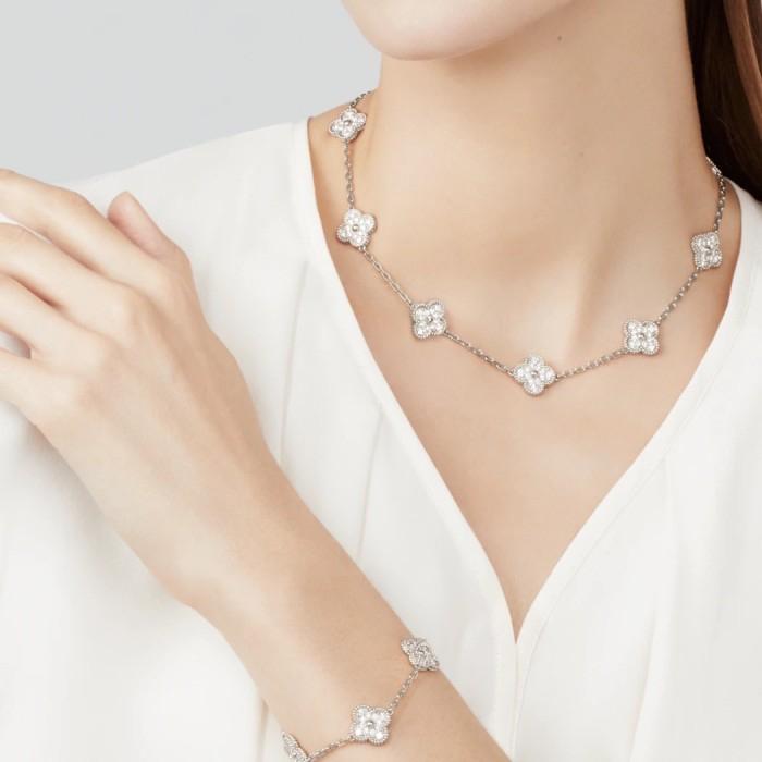 Clover diamond bracelet vc 18k Diamond Jewelry