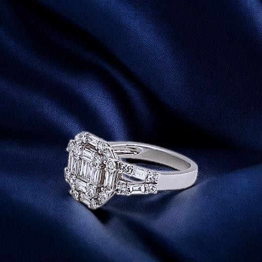 Baguette Diamond Ring 18K / Diamond Jewelry