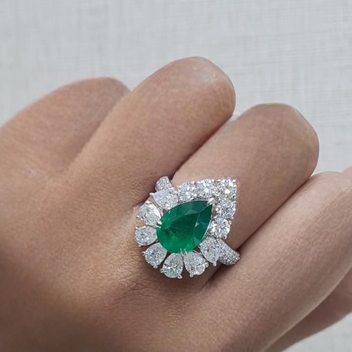 Tear Emerald Diamond Ring/ cincin jamrud tear berlian 18k-Diamond.Jewelry