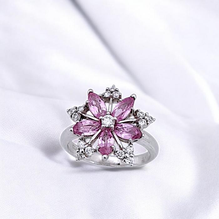 Flower Diamond Ring 18K / Diamond Jewelry