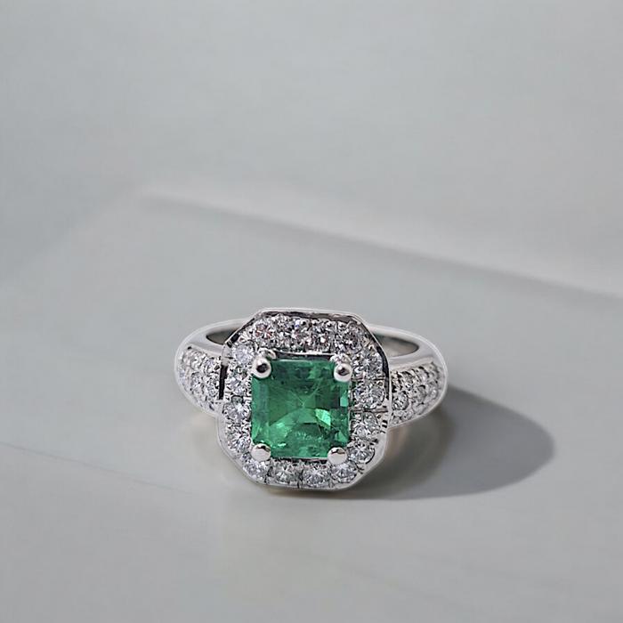 Diamond Emerald Ring / Diamond Jewelry