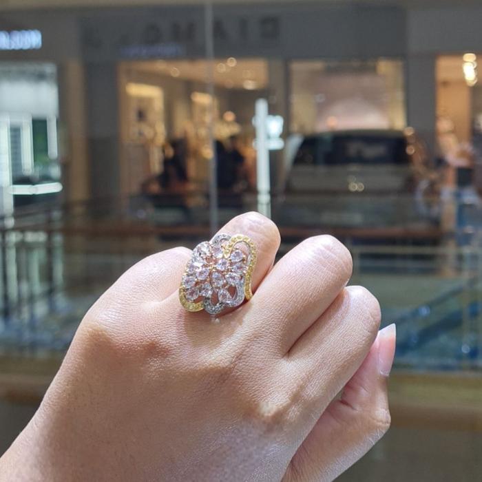 Flower Magonite Diamond Ring 18K / Diamond Jewelry