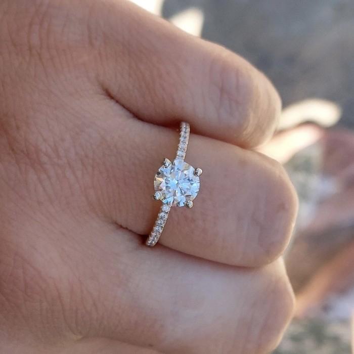 Cincin emas putih asli 18 krt swarozki Diamond Jewelry size(7-10)
