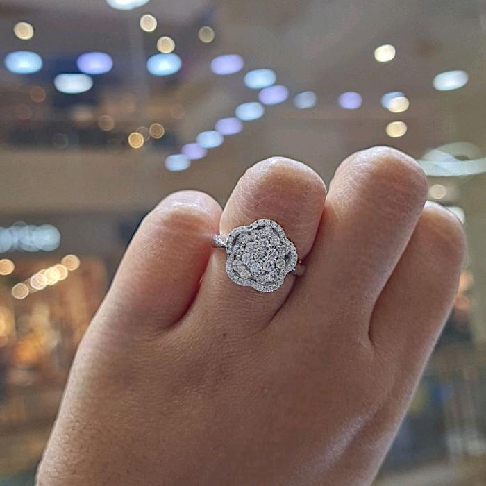Flower Diamond Ring 18K / Diamond Jewelry
