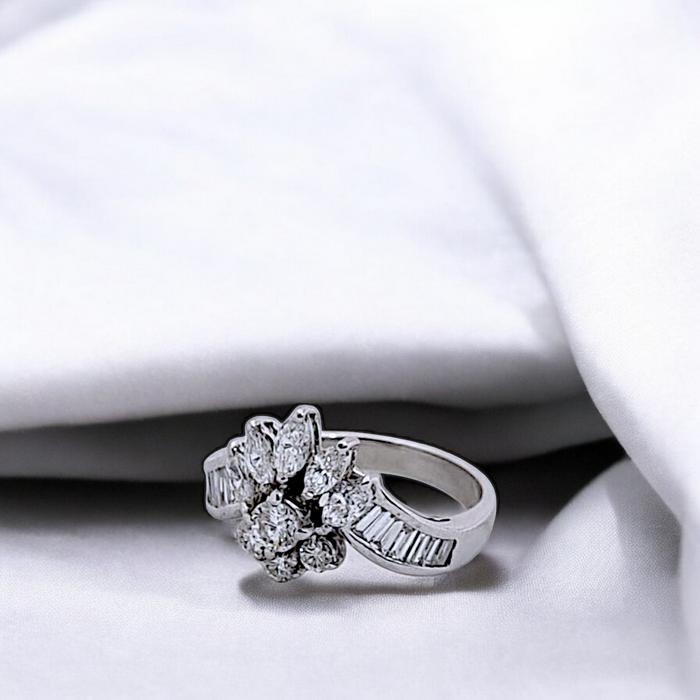Cincin berlian mahkota 18k/Diamond Crown vintage Ring Diamond 18K / Diamond Jewelry