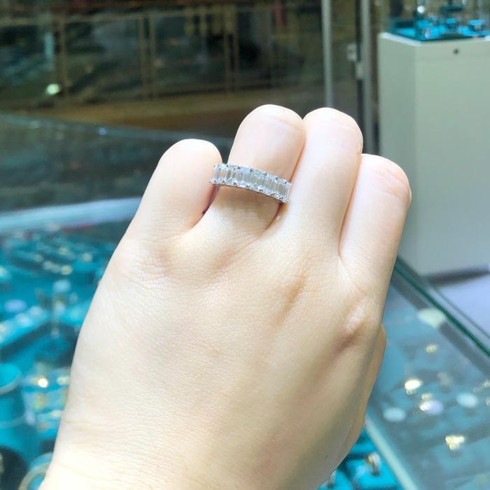 Cincin Berian listring bagguette 18K/ diamond ring tennis listring baguette emerald half pave-Diamond Jewelry