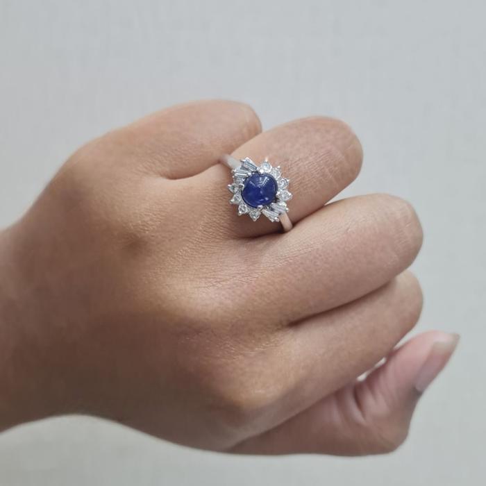 Blue Sapphire Diamond Ring 18K / Diamond Jewelry