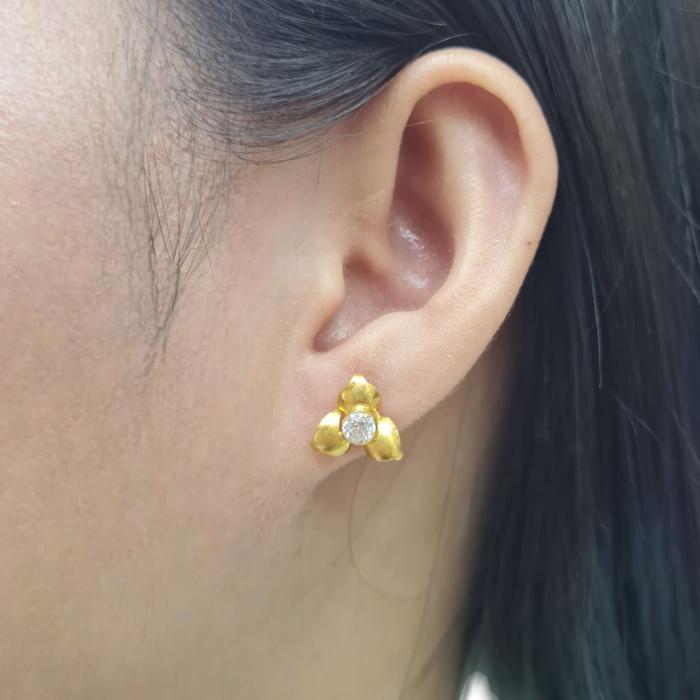 Anting Mas Model Bunga 23K-Diamond Jewelry