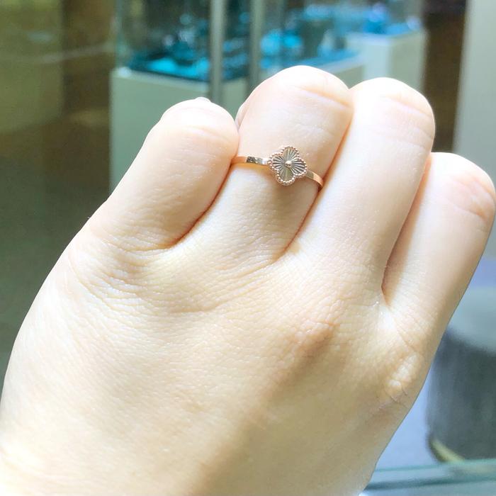 Cincin Clover Rose Gold 750K Diamond Jewelry