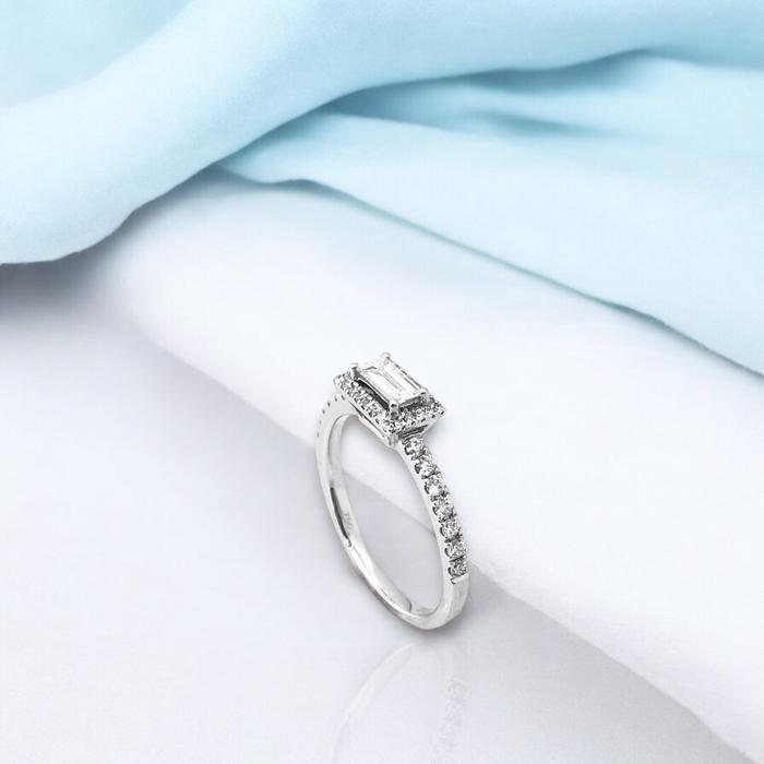 Cincin berlian emerald solitaire 18K/ diamond ring emerald solitaire long/ cincin berlian kotak solitaire- diamond jewelry