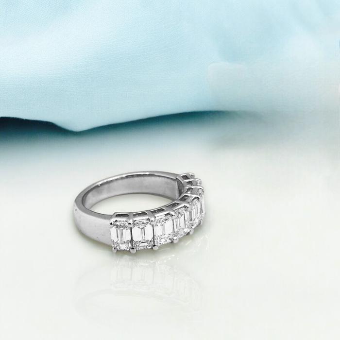 Cincin Berian listring bagguette 18K/ diamond ring tennis listring baguette emerald half pave-Diamond Jewelry
