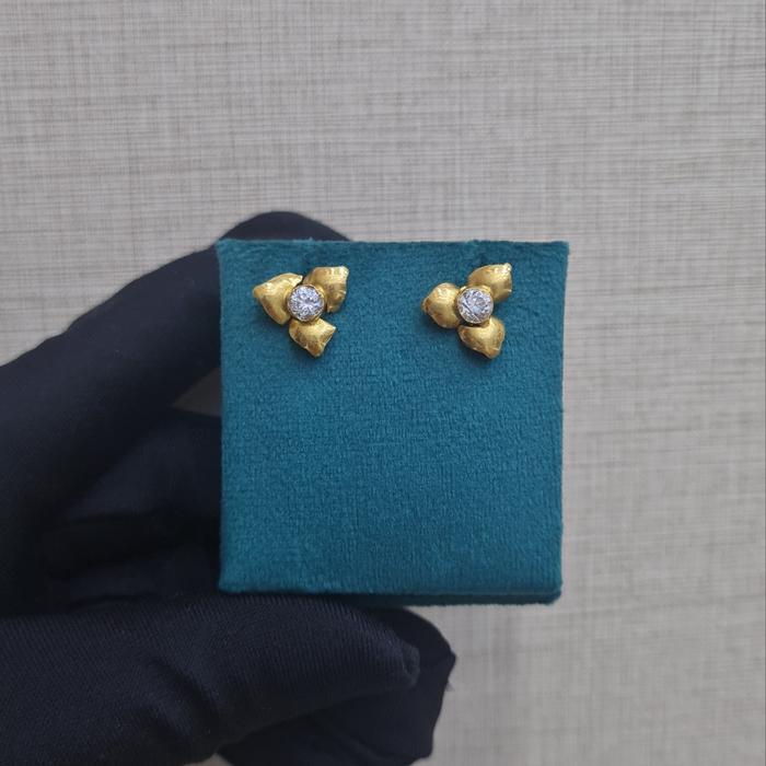 Anting Mas Model Bunga 23K-Diamond Jewelry