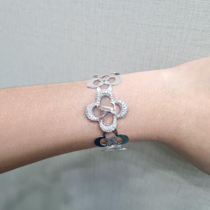 Gelang Mas Putih Bunga 18K-Diamond Jewelry