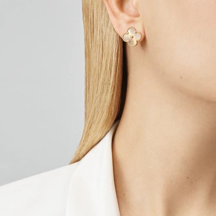 Clover Anting Gold Fashion 18K vintage