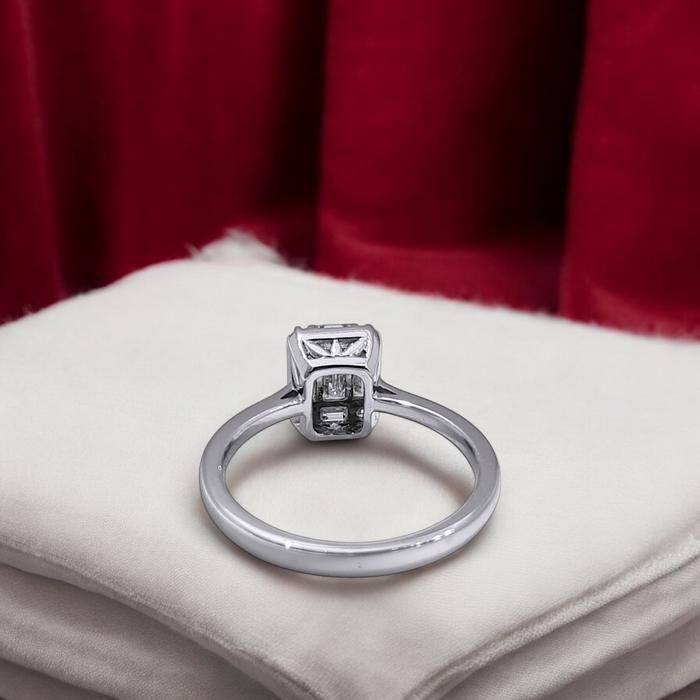 Emerald Diamond Ring / Diamond Jewelry