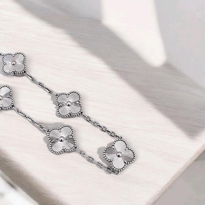 Clover Bracelet 18K / Diamond Jewelry 396GBD1406RY