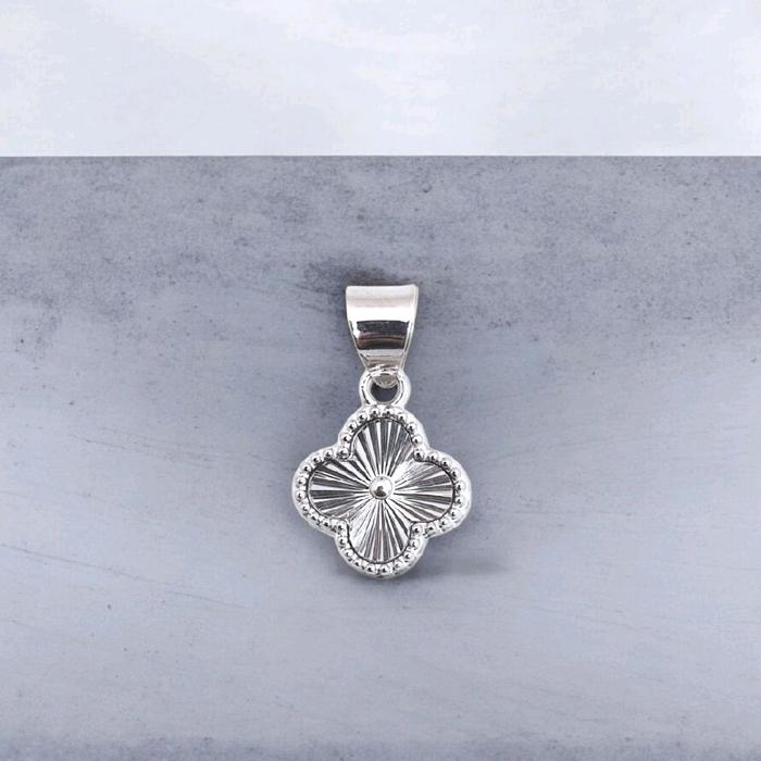 Mini Clover White Gold Pendant 17K / Diamond Jewelry / 280LMS05LS