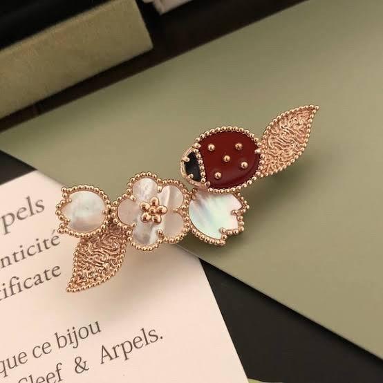 Lucky Spring clip, 18K, pearl, carnelian, onyx-Diamond Jewelry