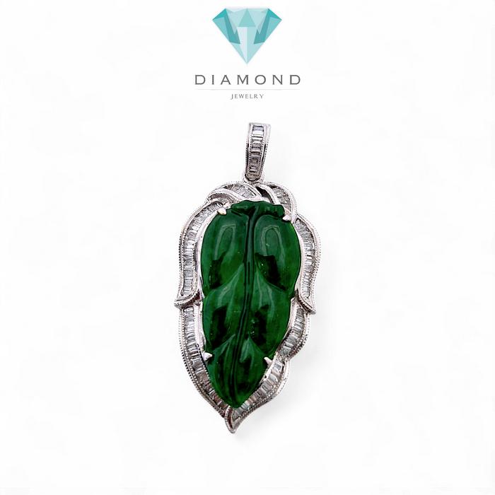 Giok With Diamond Liontin / Diamond Jewelry
