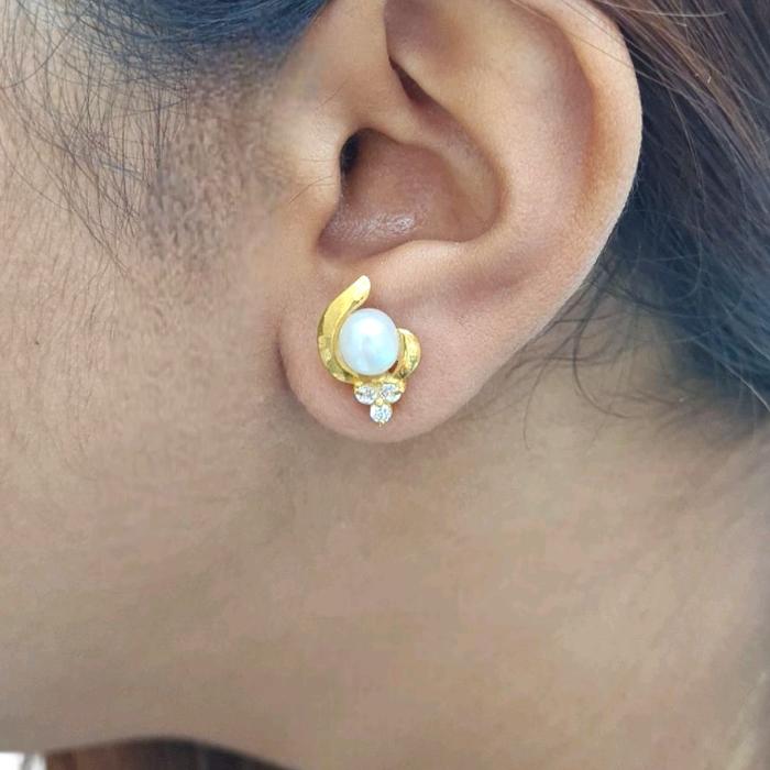 Anting Mutiara Mas 23K-Diamond Jewelry-320AMSWP4