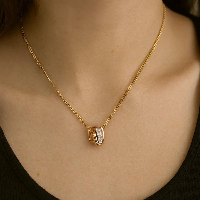 Trinity Cushion Diamond Necklace 18K / Kalung Trinity Cushion Berlian 18K / Diamond Jewelry 109KBD168000AB-HT