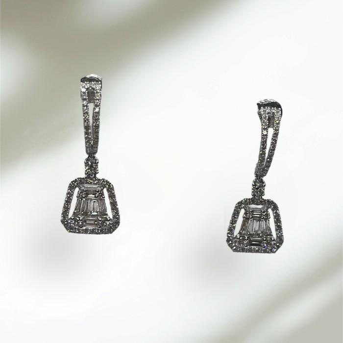 Anting Baguette Diamond Earring 18k White Gold-Diamond Jewelry