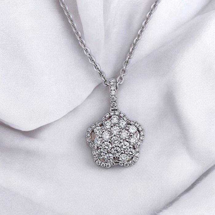 Liontin Flower Diamond 18K / Diamond Jewelry
