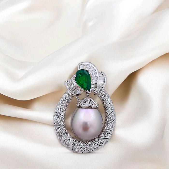 Pearl Diamond Bross 18K / Diamond Jewelry