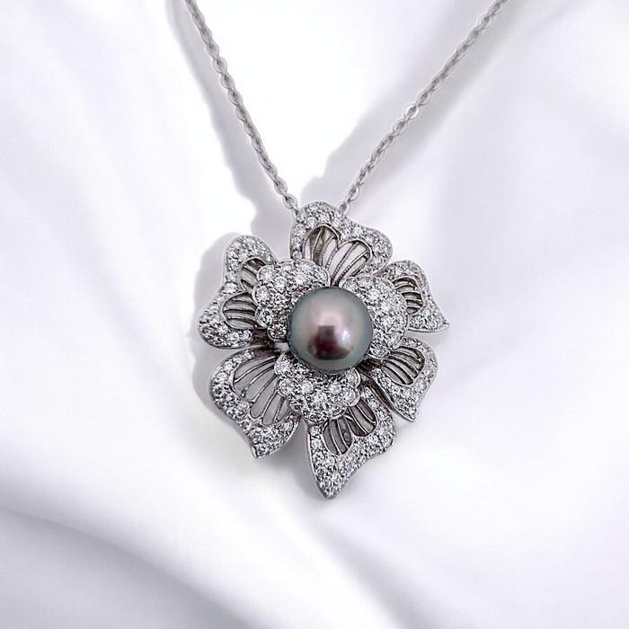 Liontin Flower Pearl Diamond 18K / Diamond Jewelry
