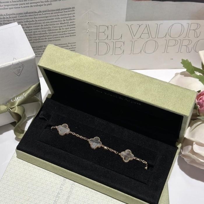Clover Vintage Bracelet Grey Obsidian 18K-Diamond Jewelry-360GBD1096RY-HT