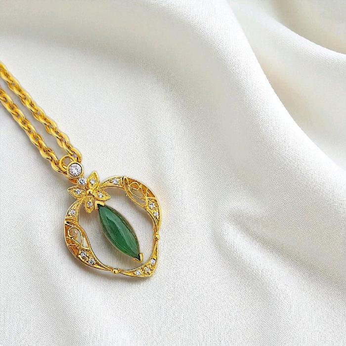 Liontin Love Jade Diamond 18K / Diamond Jewelry 15LBGT493WP-HT