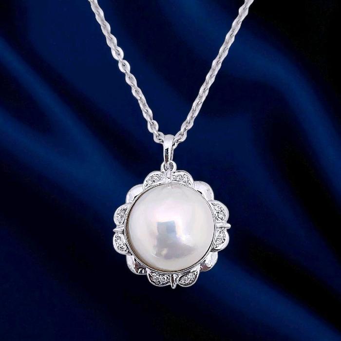 Liontin Flower Pearl Diamond 18K / Diamond Jewelry 16LMGT920WP-1600HT)