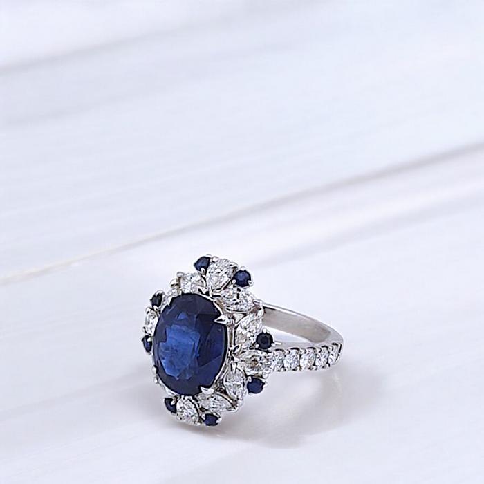 Blue Sapphire Diamond Ring 18K / Diamond Jewelry