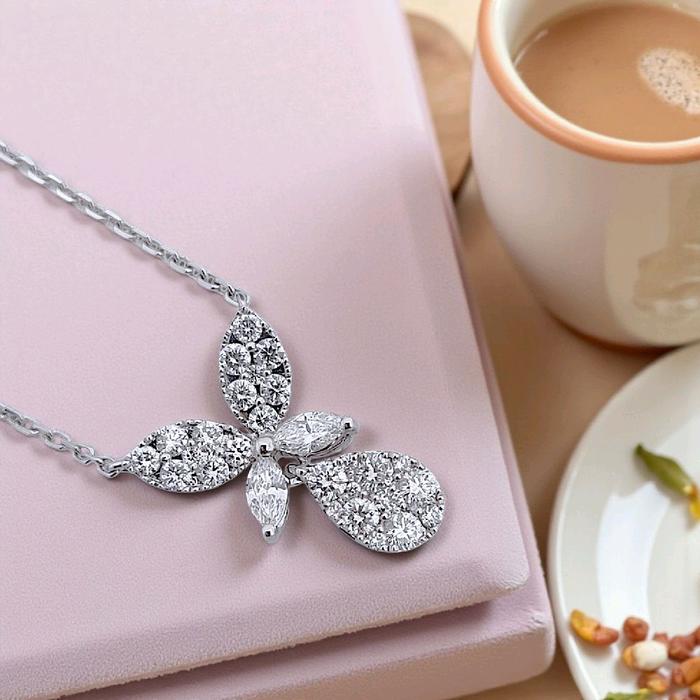 Butterfly Diamond Necklace 18K / Kalung Kupu-kupu Berlian 18K / Diamond Jewelry 395KB30300GTLS-HT