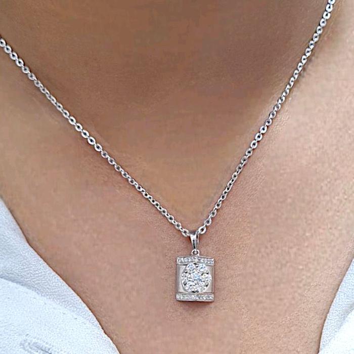 Liontin Flower Diamond 18K / Diamond Jewelry