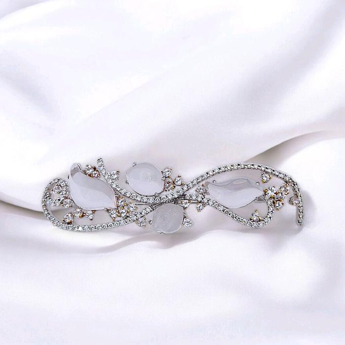 Leaf magonite diamond Diamond Brooch 18K / Diamond Jewelry/ Bros magonite berlian