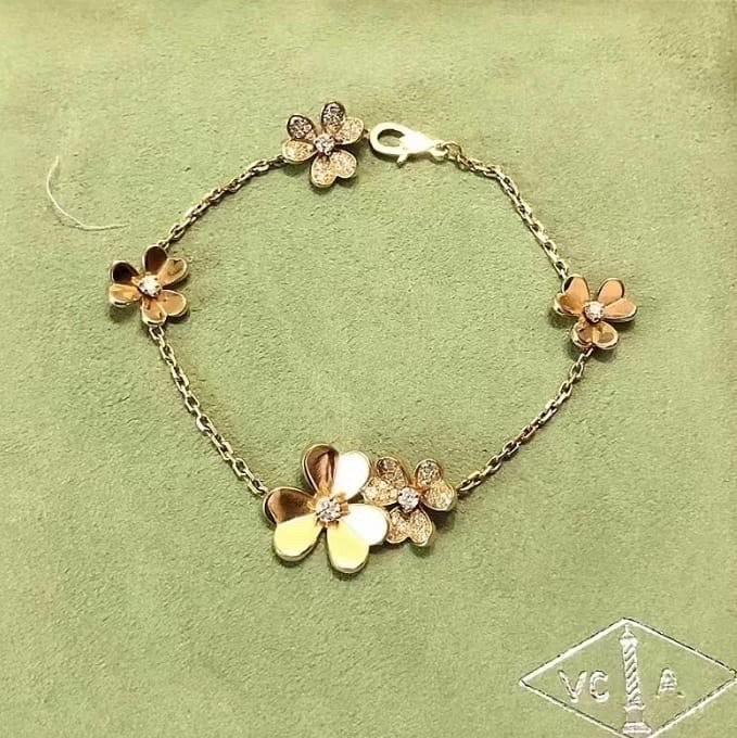 Frivole Diamond Flower 18K Gold Bracelet-Diamond Jewelry-1GBDFRIVOLELSNEW-HT